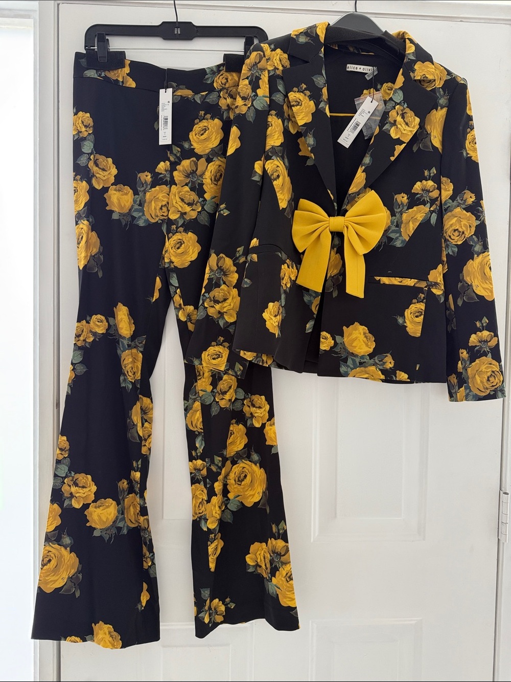 Alice + Olivia MYA PRINTED BLAZER - Picture 2 of 5